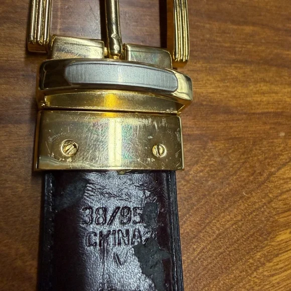 Black and Brown Reversible Leather Belt with Gold Buckle - Picture 4 of 8